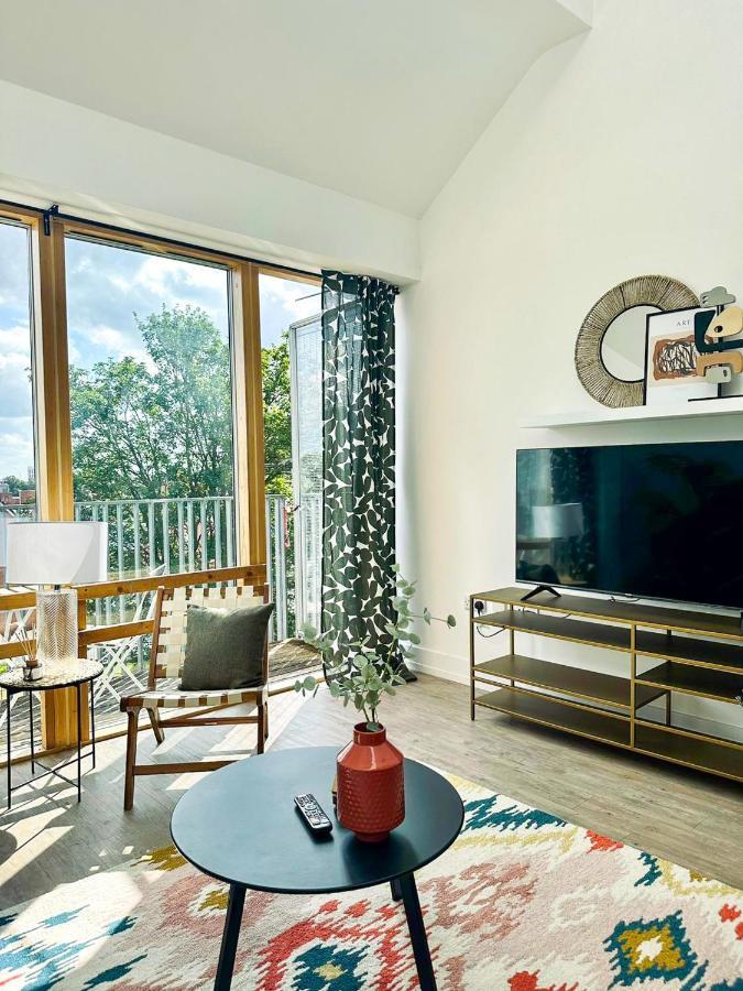 Coventry Large 4-Bed Townhouse By Empower Homes Exterior photo